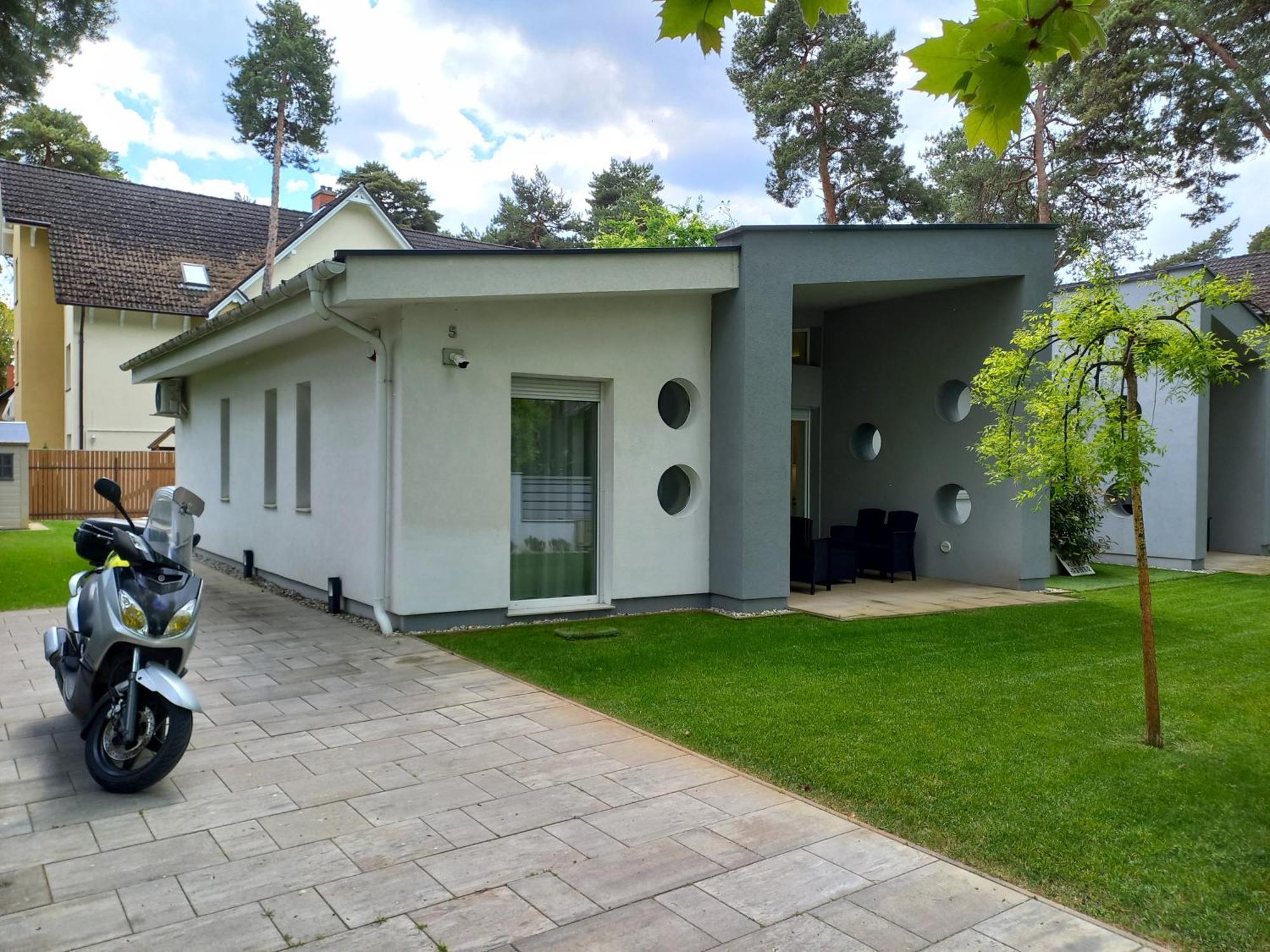 Villa Bori Siofok Luaran gambar