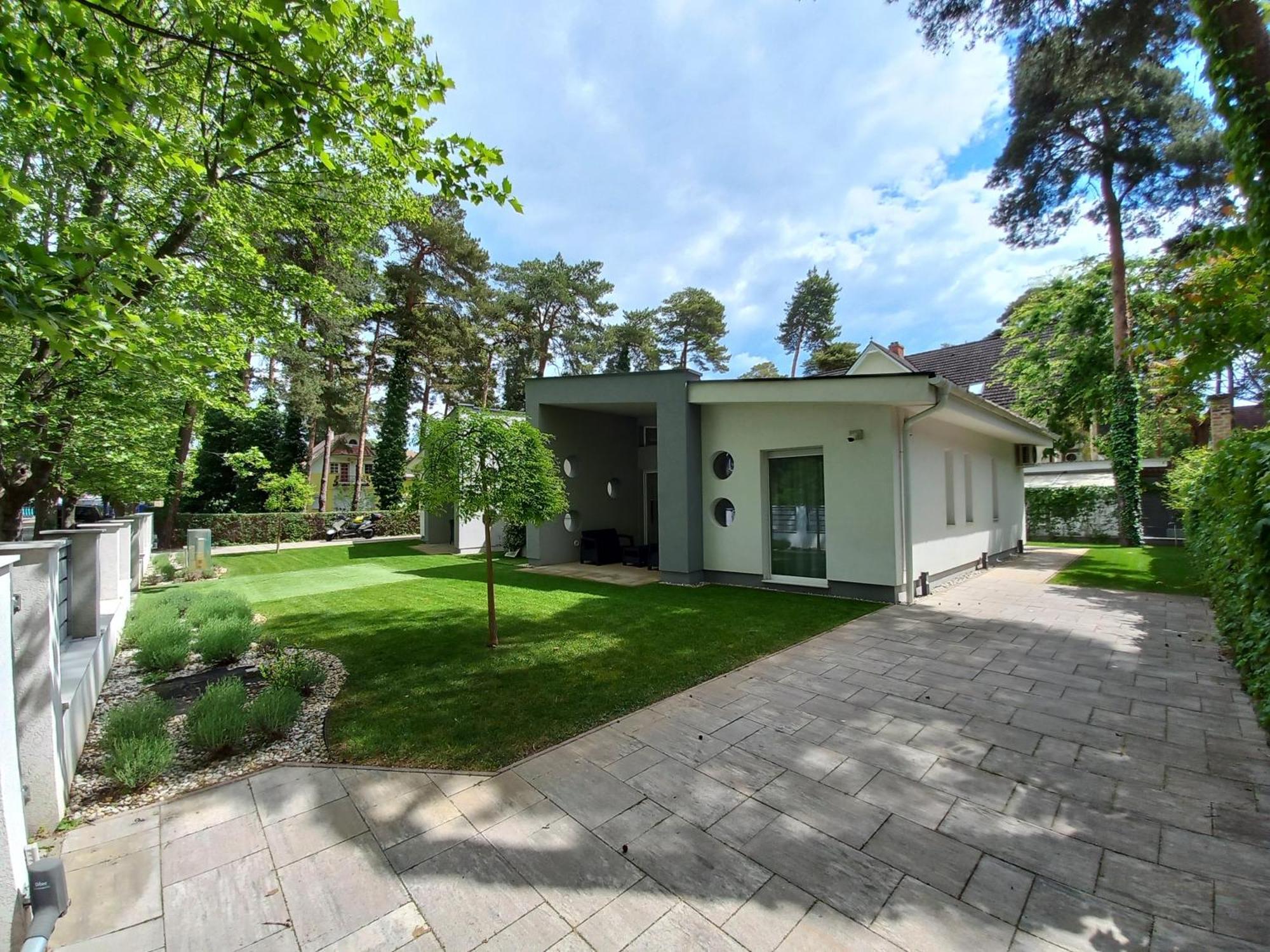 Villa Bori Siofok Luaran gambar