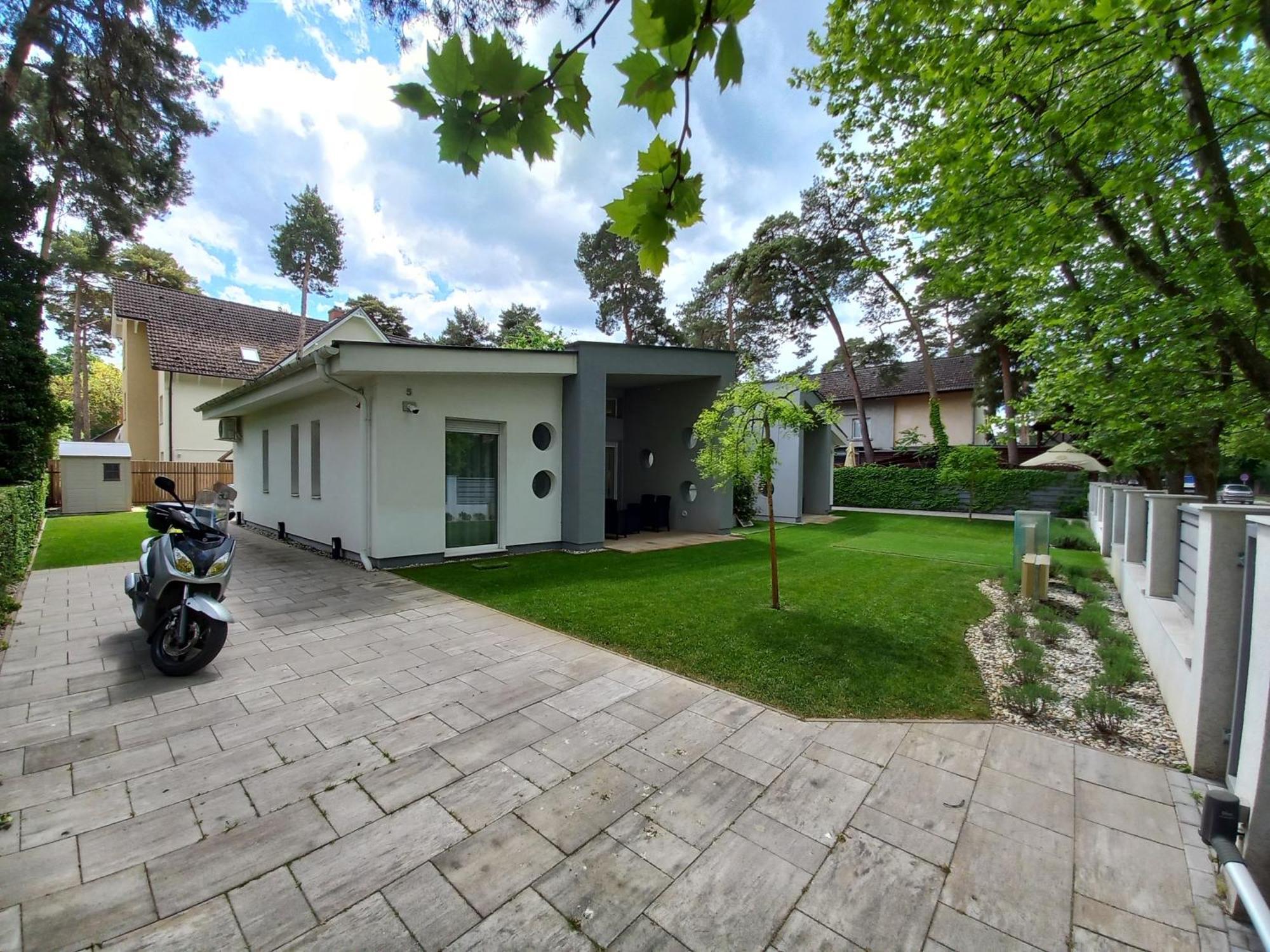 Villa Bori Siofok Luaran gambar